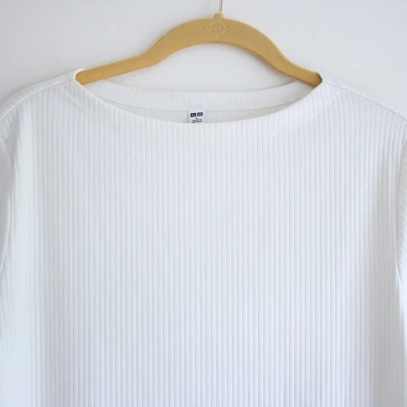 Uniqlo White Ribbed Half Sleeve Tee Shirt - Picture 3 of 6